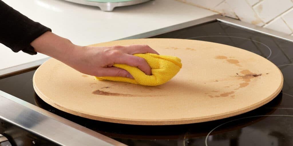 Cleaning A Pizza Stone