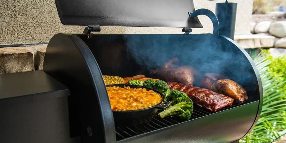 Grilling Area of Traeger Pro 22